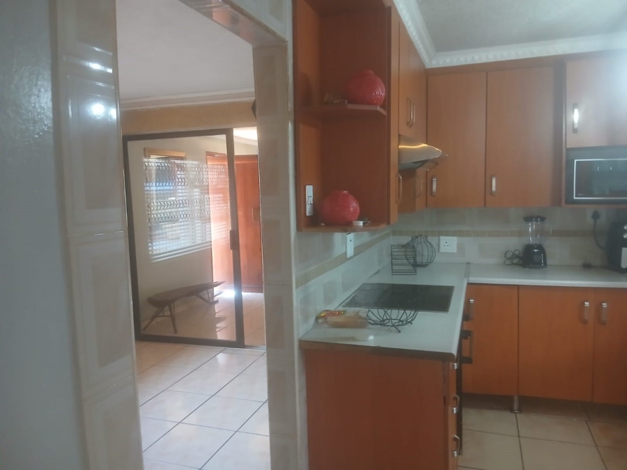 3 Bedroom Property for Sale in Toekomsrus Gauteng