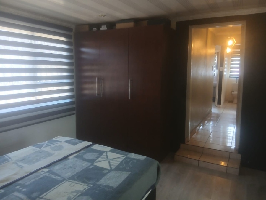 3 Bedroom Property for Sale in Toekomsrus Gauteng