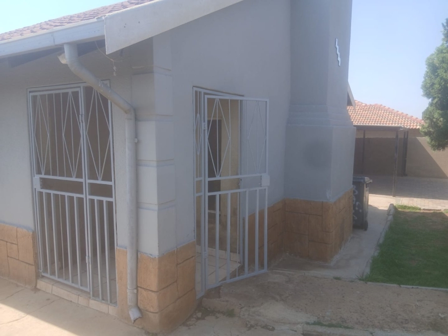 3 Bedroom Property for Sale in Toekomsrus Gauteng