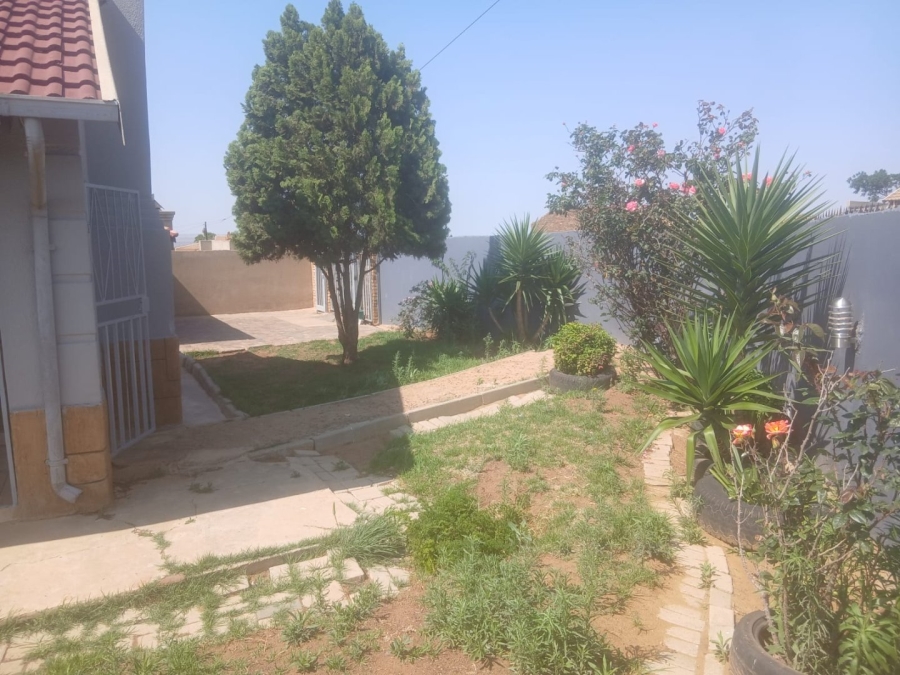 3 Bedroom Property for Sale in Toekomsrus Gauteng