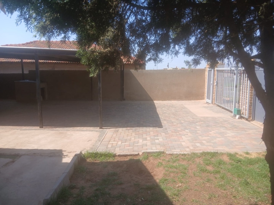 3 Bedroom Property for Sale in Toekomsrus Gauteng
