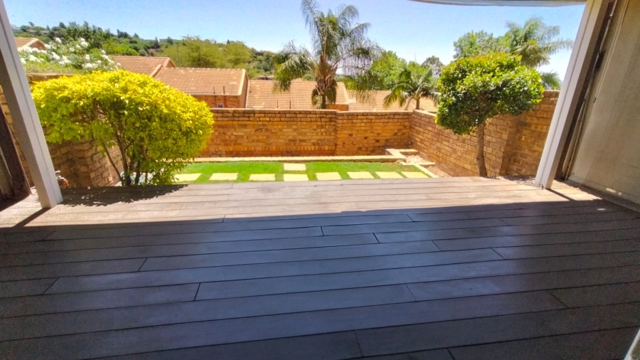 2 Bedroom Property for Sale in Constantia Kloof Gauteng