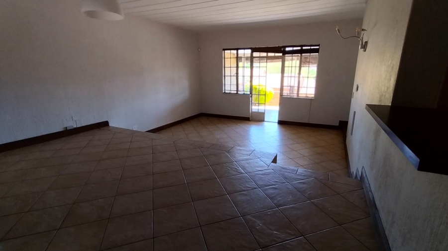 2 Bedroom Property for Sale in Constantia Kloof Gauteng
