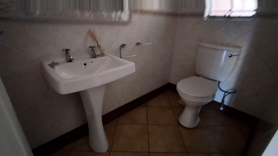 2 Bedroom Property for Sale in Constantia Kloof Gauteng