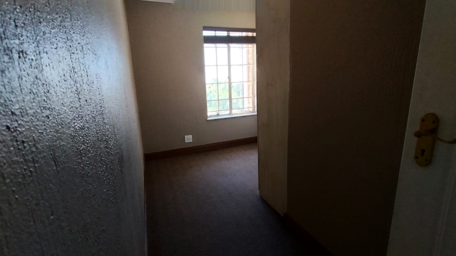 2 Bedroom Property for Sale in Constantia Kloof Gauteng
