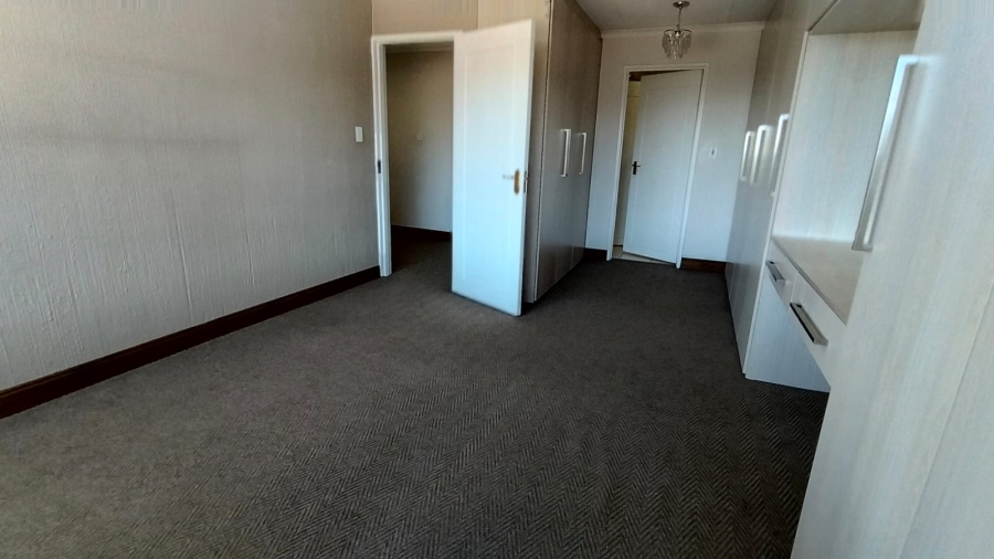 2 Bedroom Property for Sale in Constantia Kloof Gauteng