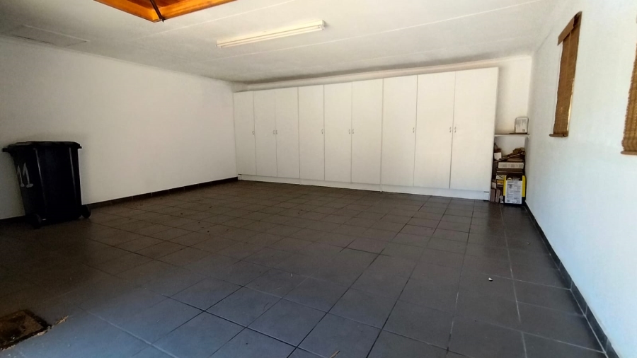 2 Bedroom Property for Sale in Constantia Kloof Gauteng