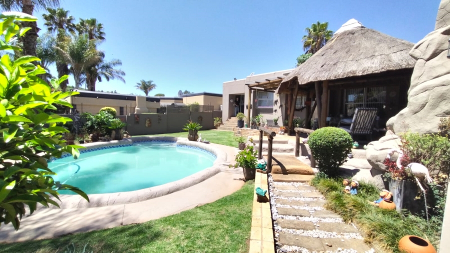 4 Bedroom Property for Sale in Rangeview Gauteng