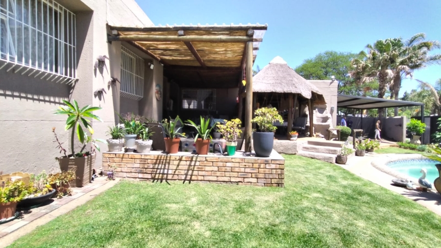 4 Bedroom Property for Sale in Rangeview Gauteng