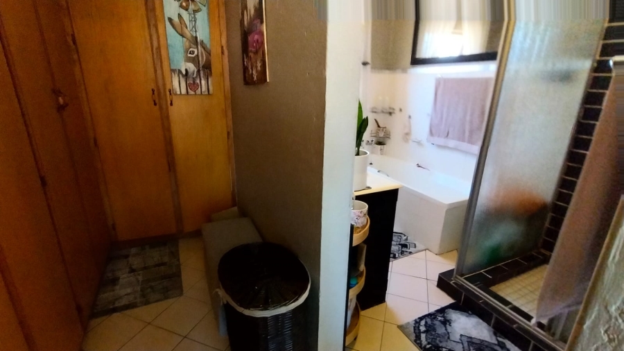 4 Bedroom Property for Sale in Rangeview Gauteng