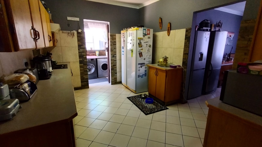 4 Bedroom Property for Sale in Rangeview Gauteng
