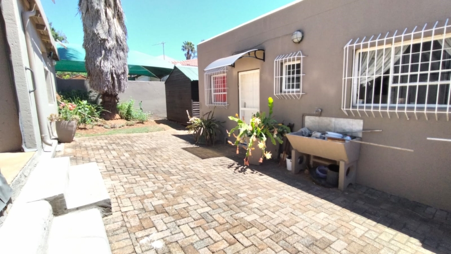 4 Bedroom Property for Sale in Rangeview Gauteng