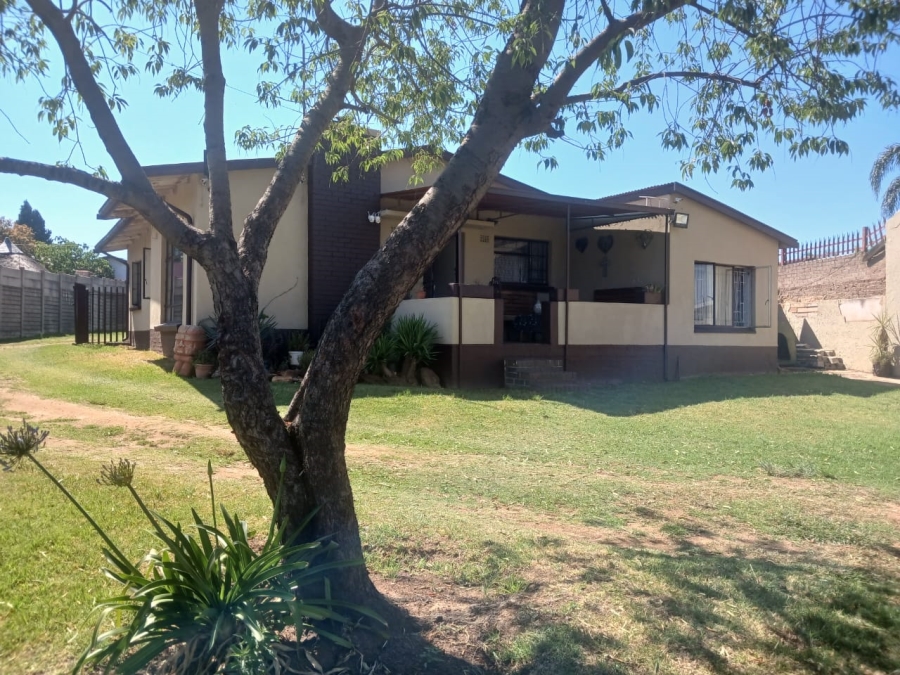 4 Bedroom Property for Sale in Mindalore Gauteng