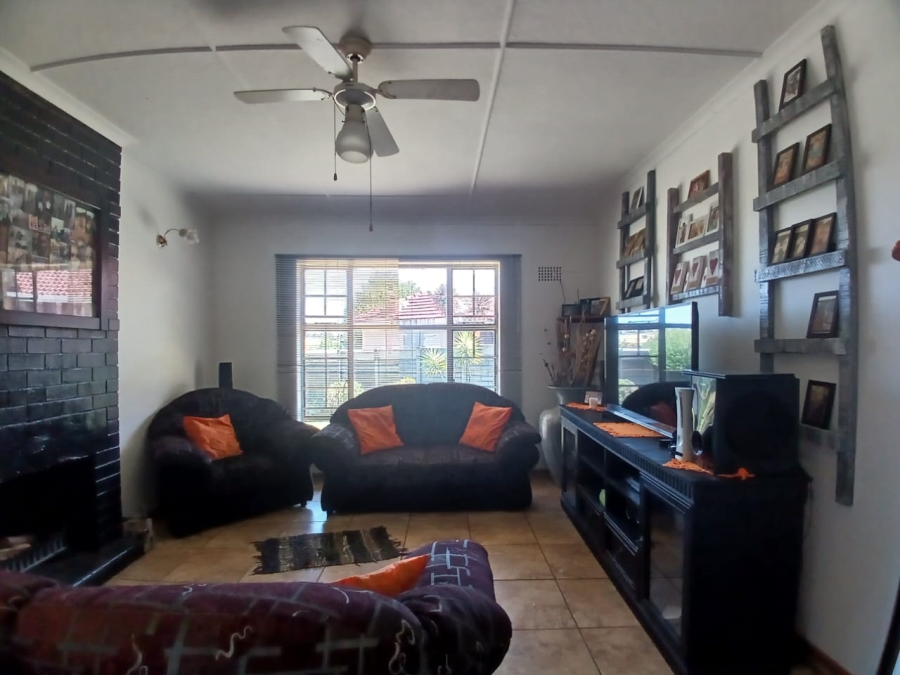 4 Bedroom Property for Sale in Mindalore Gauteng