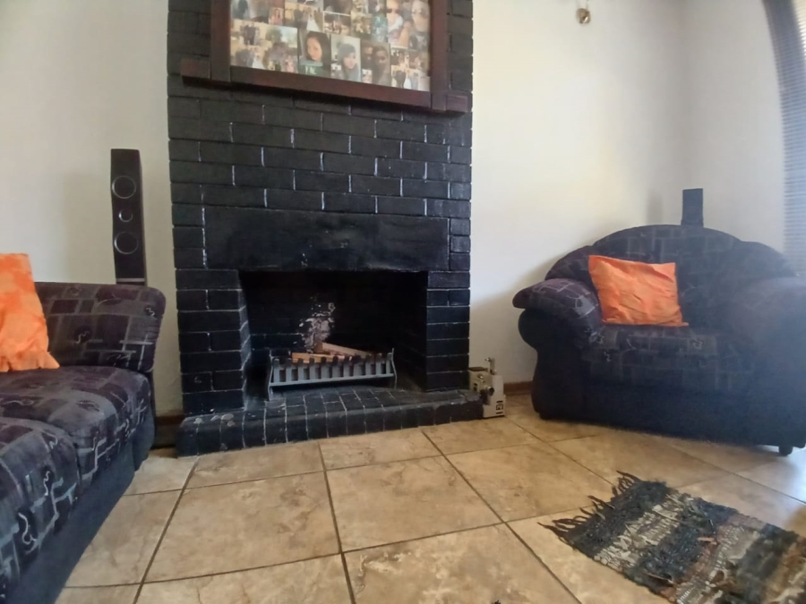 4 Bedroom Property for Sale in Mindalore Gauteng