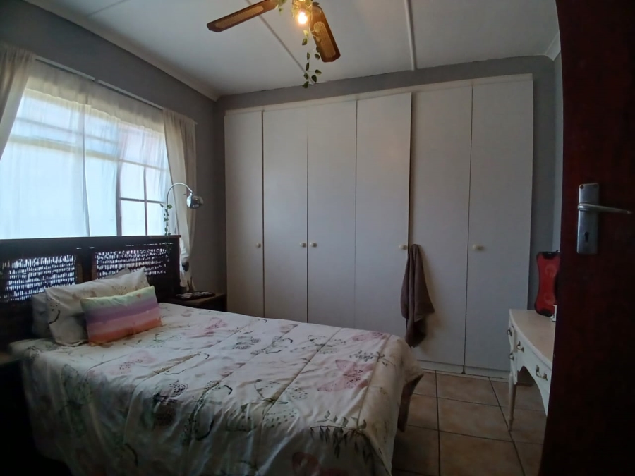 4 Bedroom Property for Sale in Mindalore Gauteng