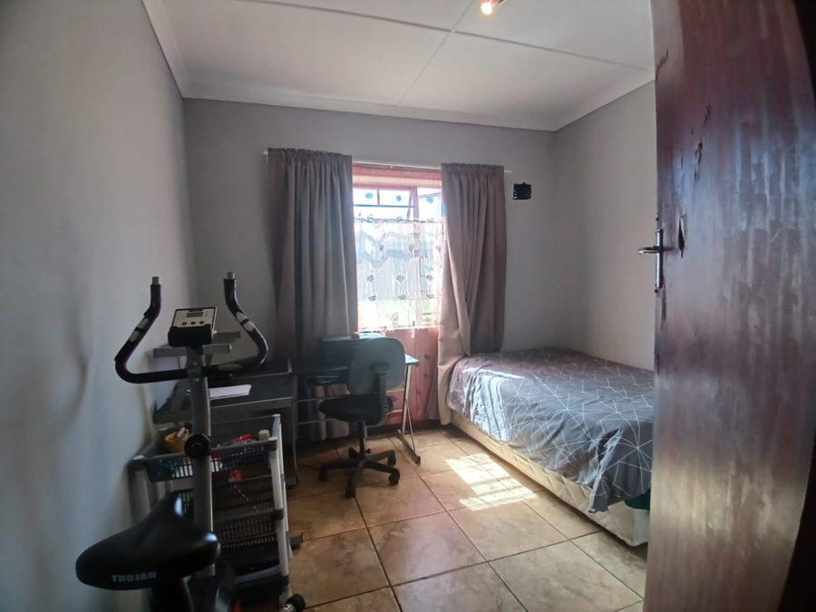 4 Bedroom Property for Sale in Mindalore Gauteng