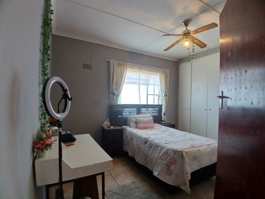 4 Bedroom Property for Sale in Mindalore Gauteng