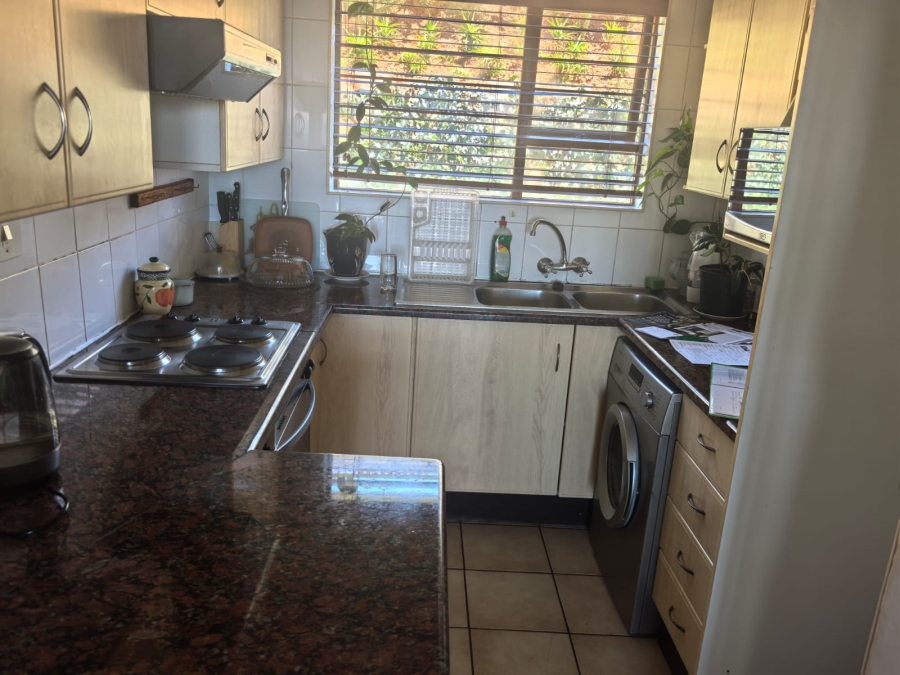2 Bedroom Property for Sale in Constantia Kloof Gauteng