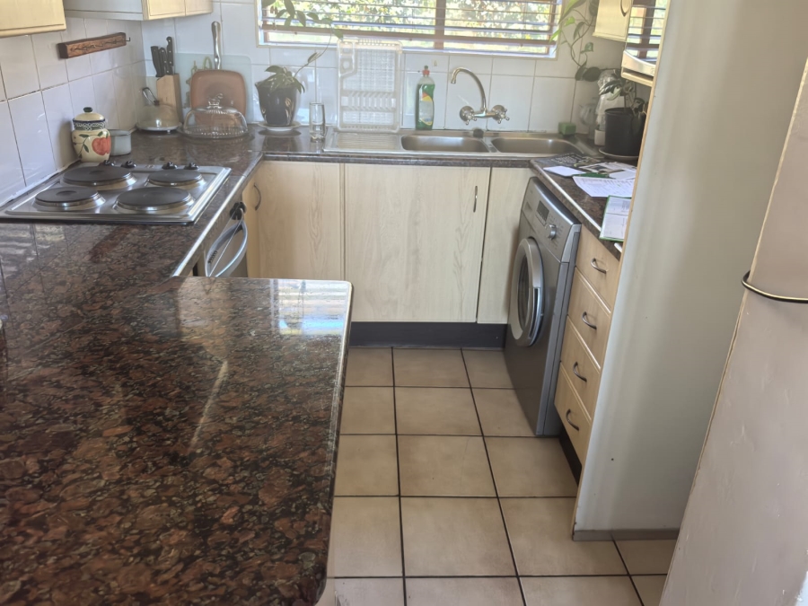 2 Bedroom Property for Sale in Constantia Kloof Gauteng