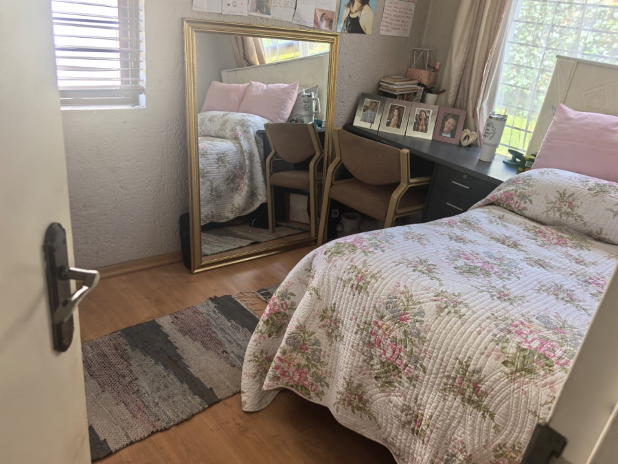 2 Bedroom Property for Sale in Constantia Kloof Gauteng