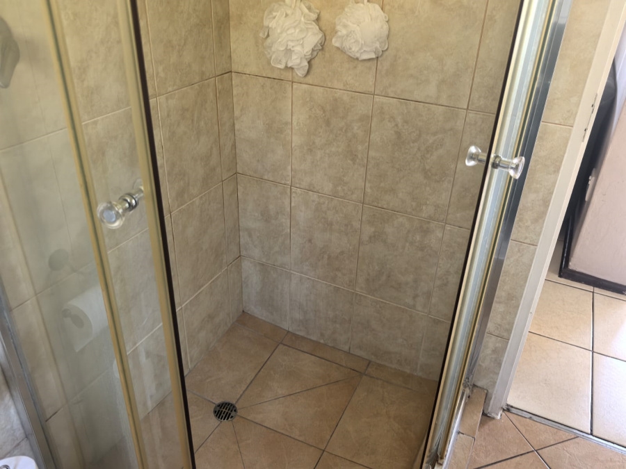 2 Bedroom Property for Sale in Constantia Kloof Gauteng