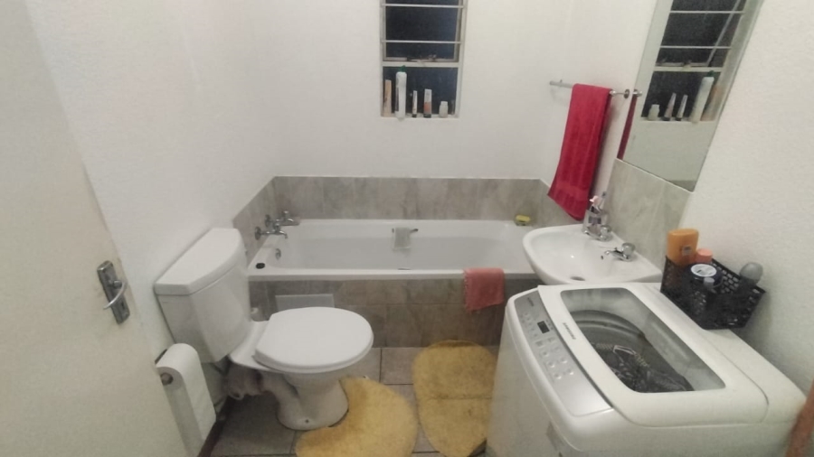 2 Bedroom Property for Sale in Aureus Gauteng