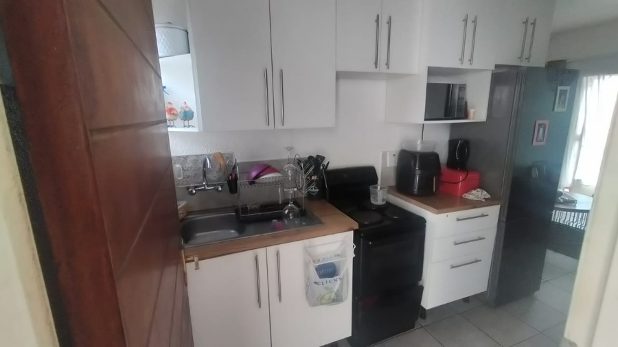 2 Bedroom Property for Sale in Aureus Gauteng