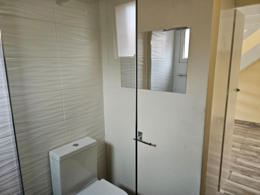 To Let 1 Bedroom Property for Rent in Northcliff Gauteng