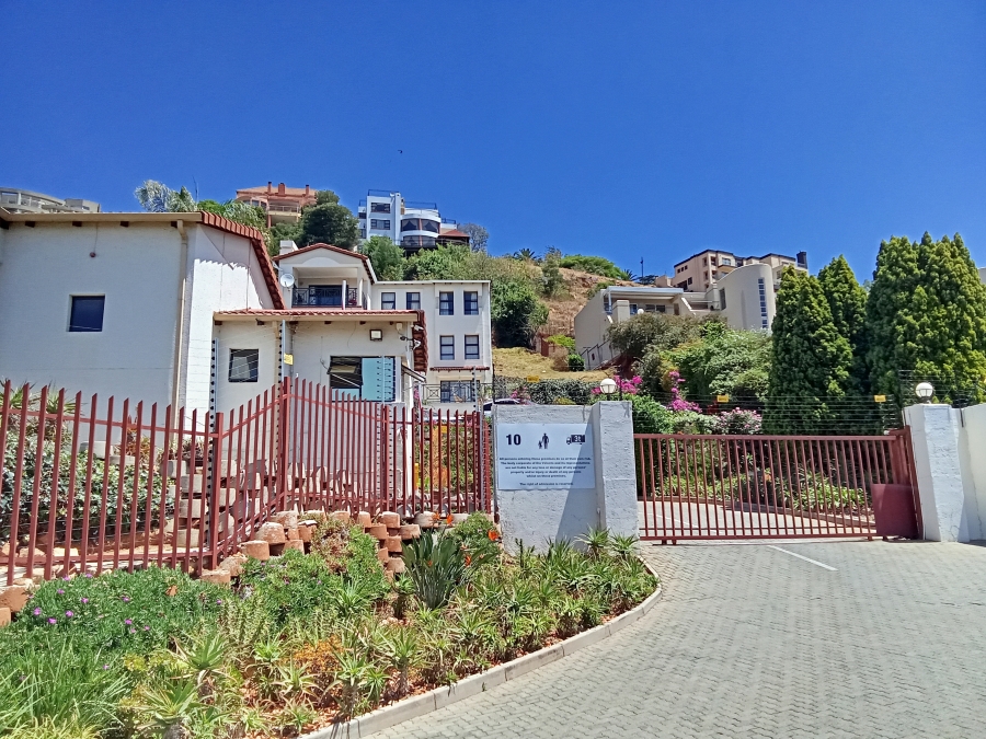 2 Bedroom Property for Sale in Constantia Kloof Gauteng