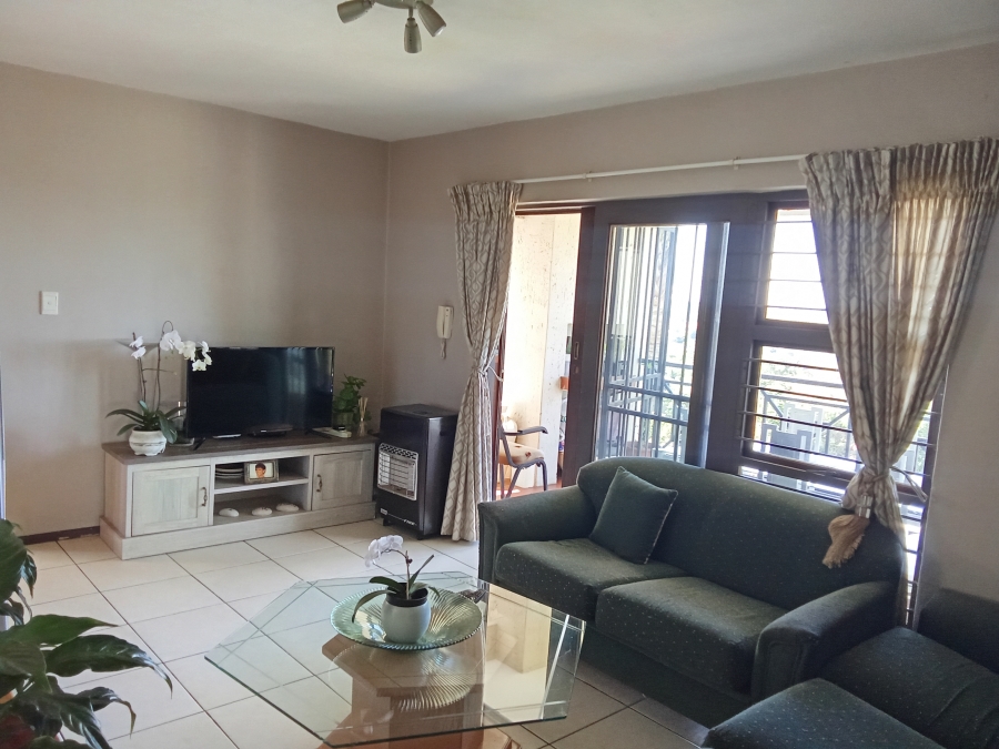 2 Bedroom Property for Sale in Constantia Kloof Gauteng