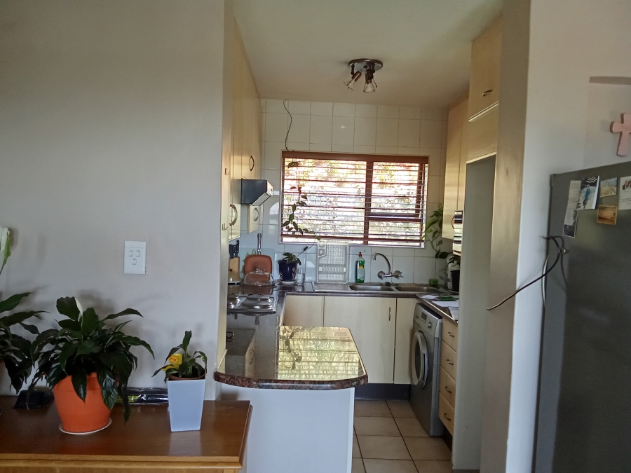 2 Bedroom Property for Sale in Constantia Kloof Gauteng
