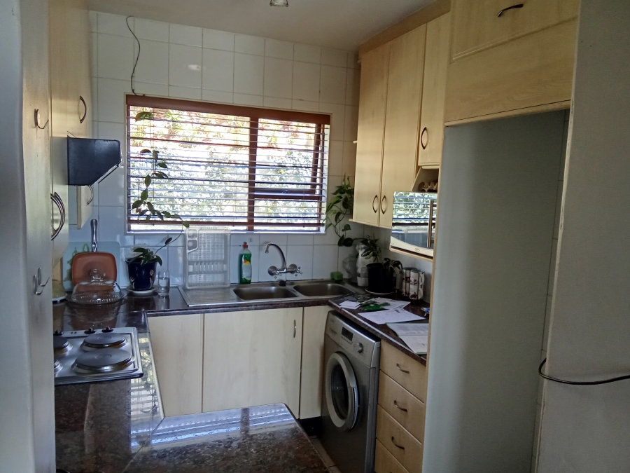 2 Bedroom Property for Sale in Constantia Kloof Gauteng