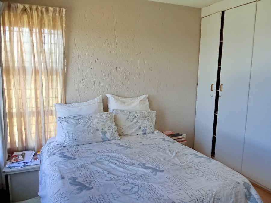 2 Bedroom Property for Sale in Constantia Kloof Gauteng