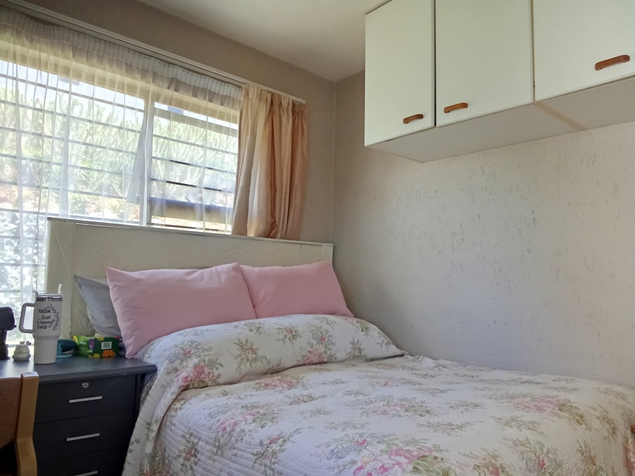 2 Bedroom Property for Sale in Constantia Kloof Gauteng