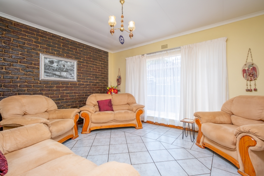 3 Bedroom Property for Sale in Rangeview Gauteng