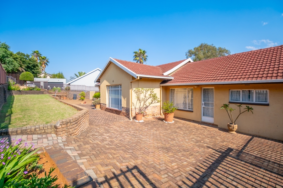 3 Bedroom Property for Sale in Rangeview Gauteng