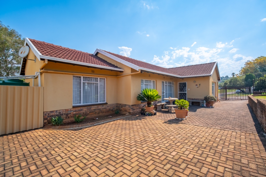 3 Bedroom Property for Sale in Rangeview Gauteng