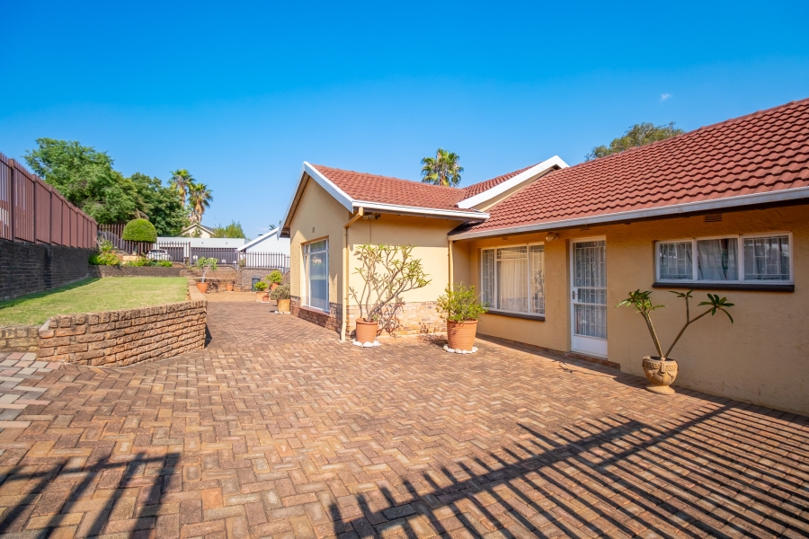 3 Bedroom Property for Sale in Rangeview Gauteng