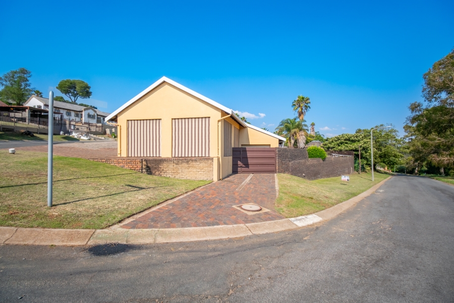 3 Bedroom Property for Sale in Rangeview Gauteng