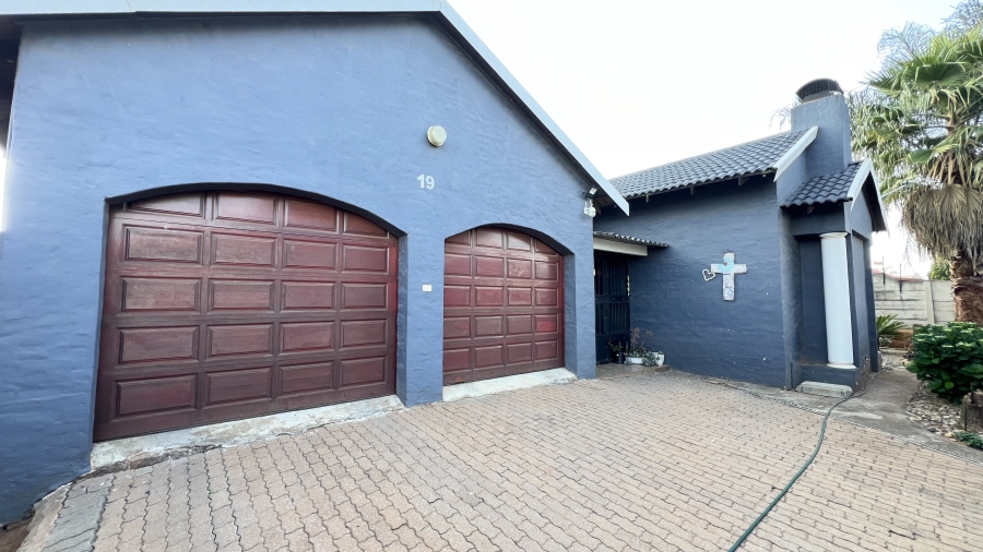 3 Bedroom Property for Sale in Randpoort Gauteng