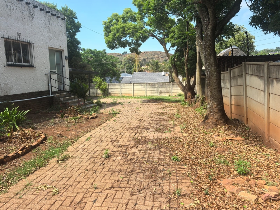 4 Bedroom Property for Sale in Wilro Park Gauteng