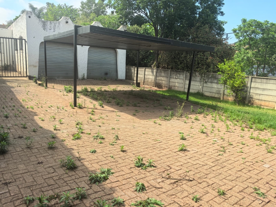 4 Bedroom Property for Sale in Wilro Park Gauteng