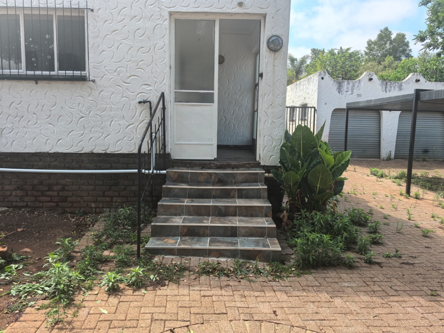 4 Bedroom Property for Sale in Wilro Park Gauteng