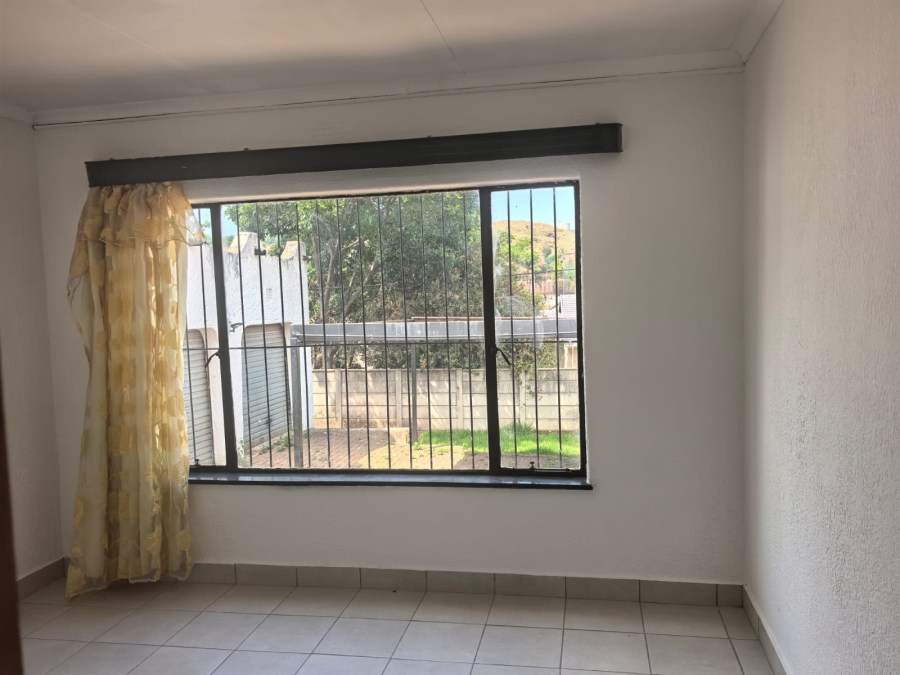 4 Bedroom Property for Sale in Wilro Park Gauteng