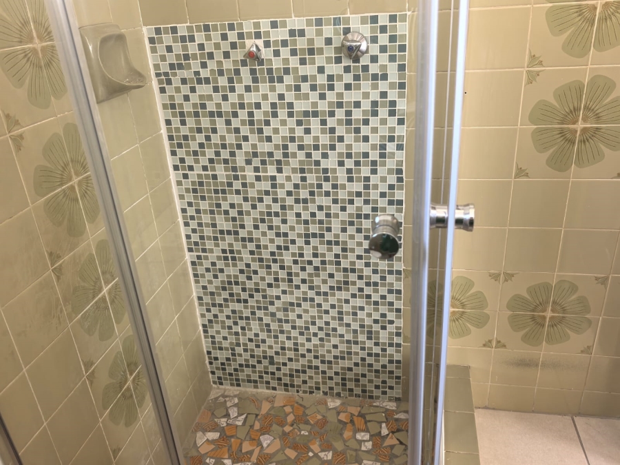 4 Bedroom Property for Sale in Wilro Park Gauteng