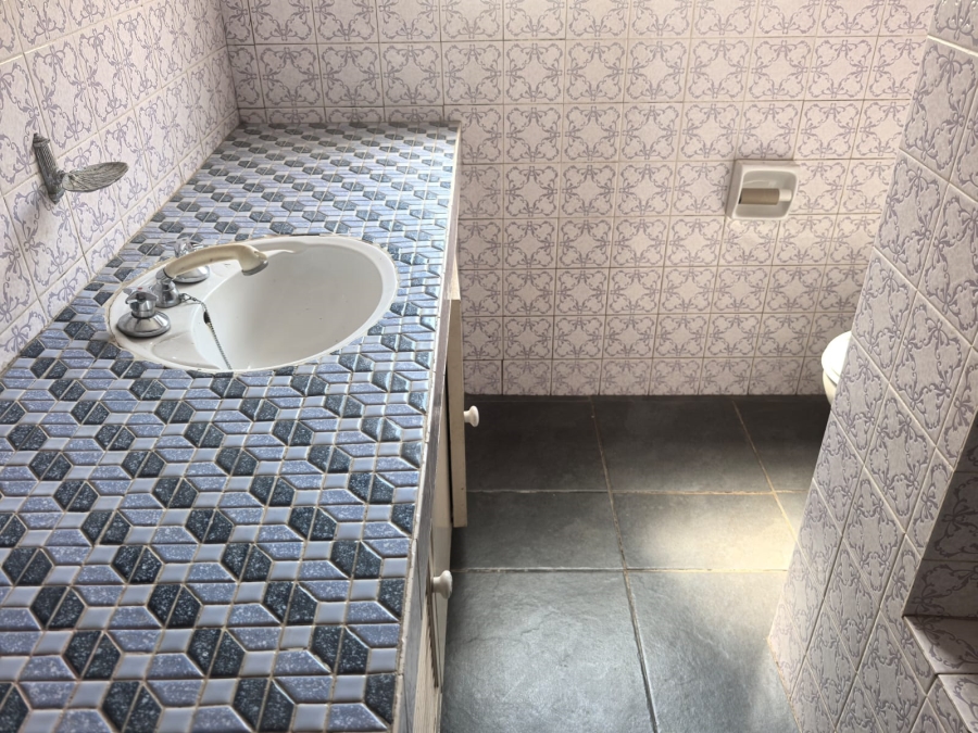 4 Bedroom Property for Sale in Wilro Park Gauteng