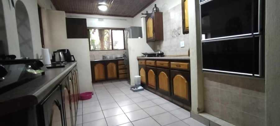 5 Bedroom Property for Sale in Helikonpark Gauteng