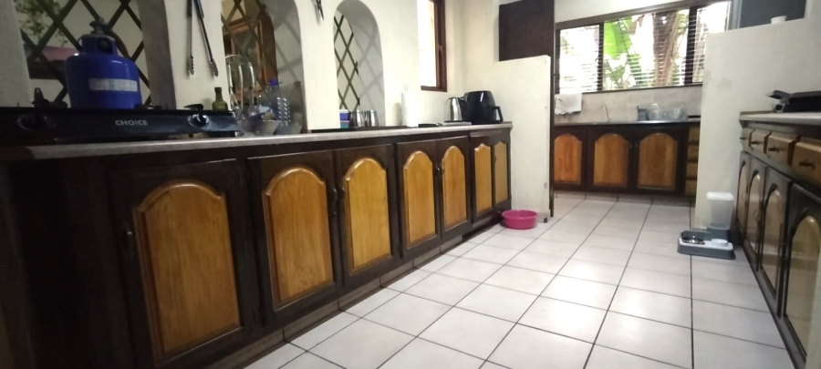 5 Bedroom Property for Sale in Helikonpark Gauteng
