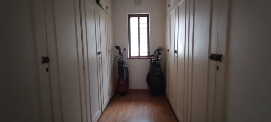 5 Bedroom Property for Sale in Helikonpark Gauteng